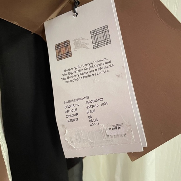 Burberry - Picture 17 of 17